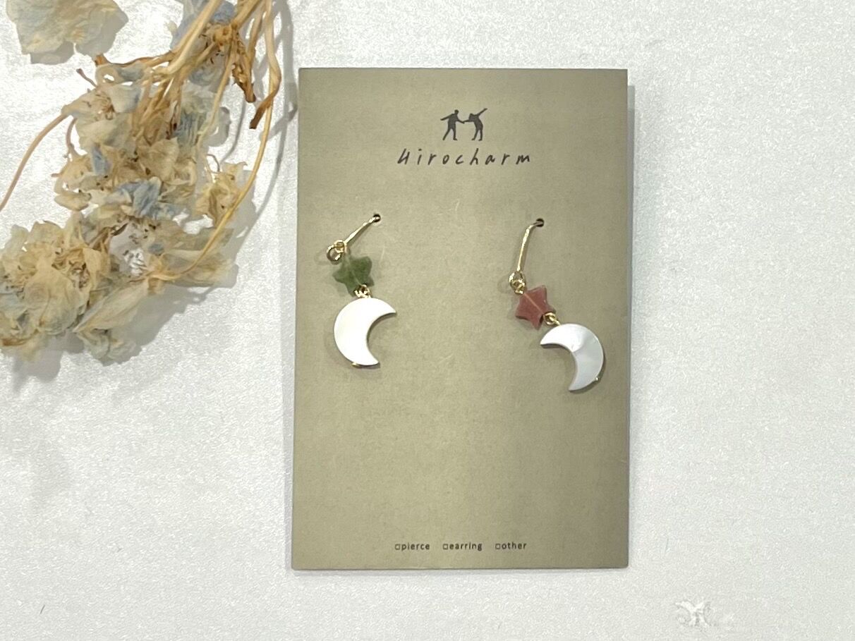 ハンドメイドイヤリングorピアス2200円税込