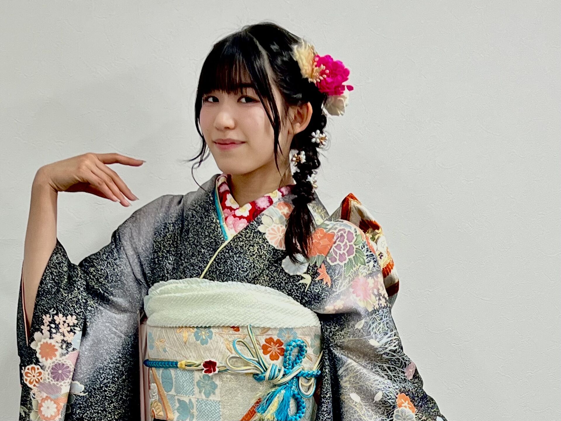 乾かすだけでまとまる、大人のツヤ髪ストレート