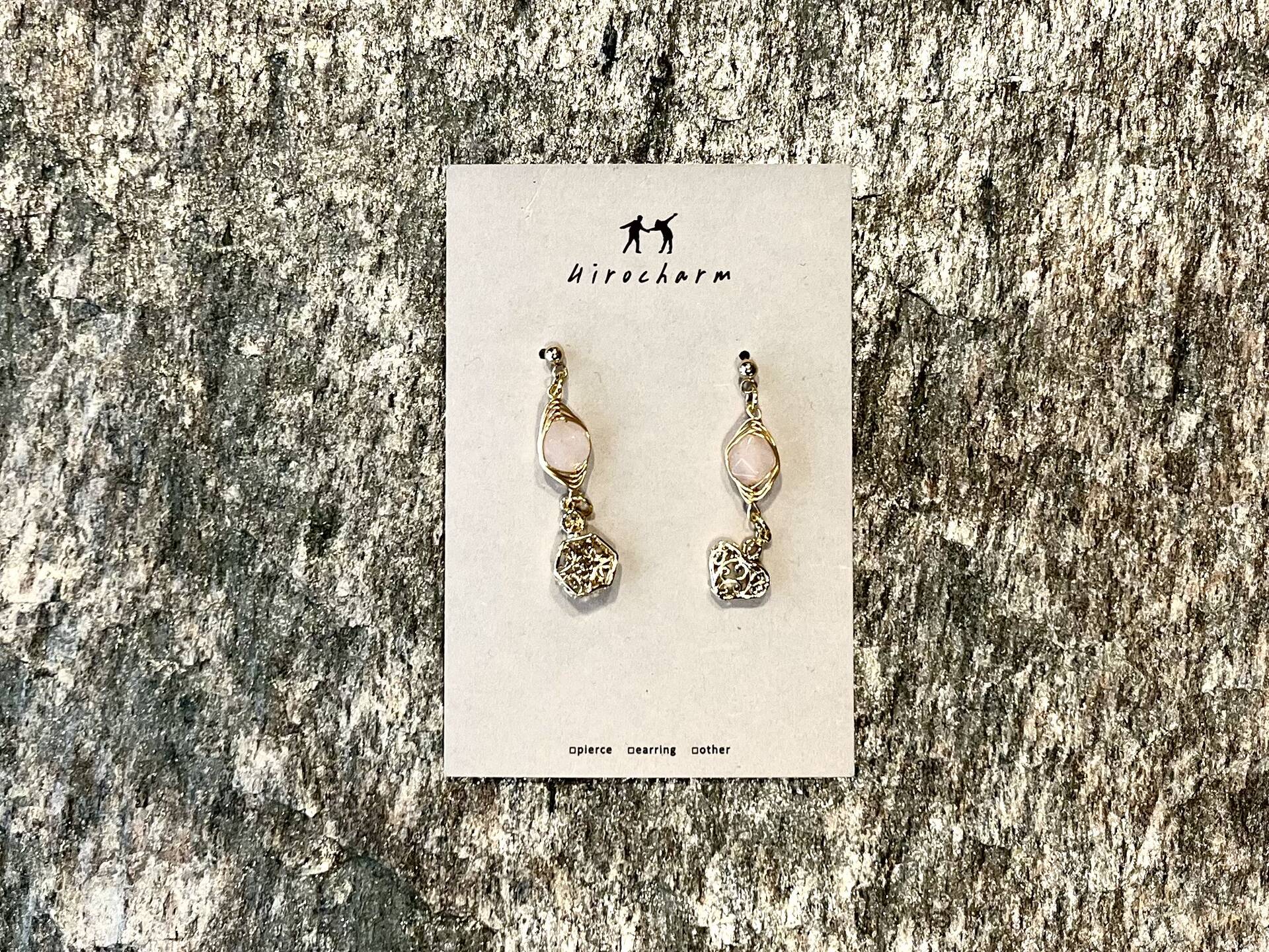 ハンドメイドイヤリングorピアス3300円税込
