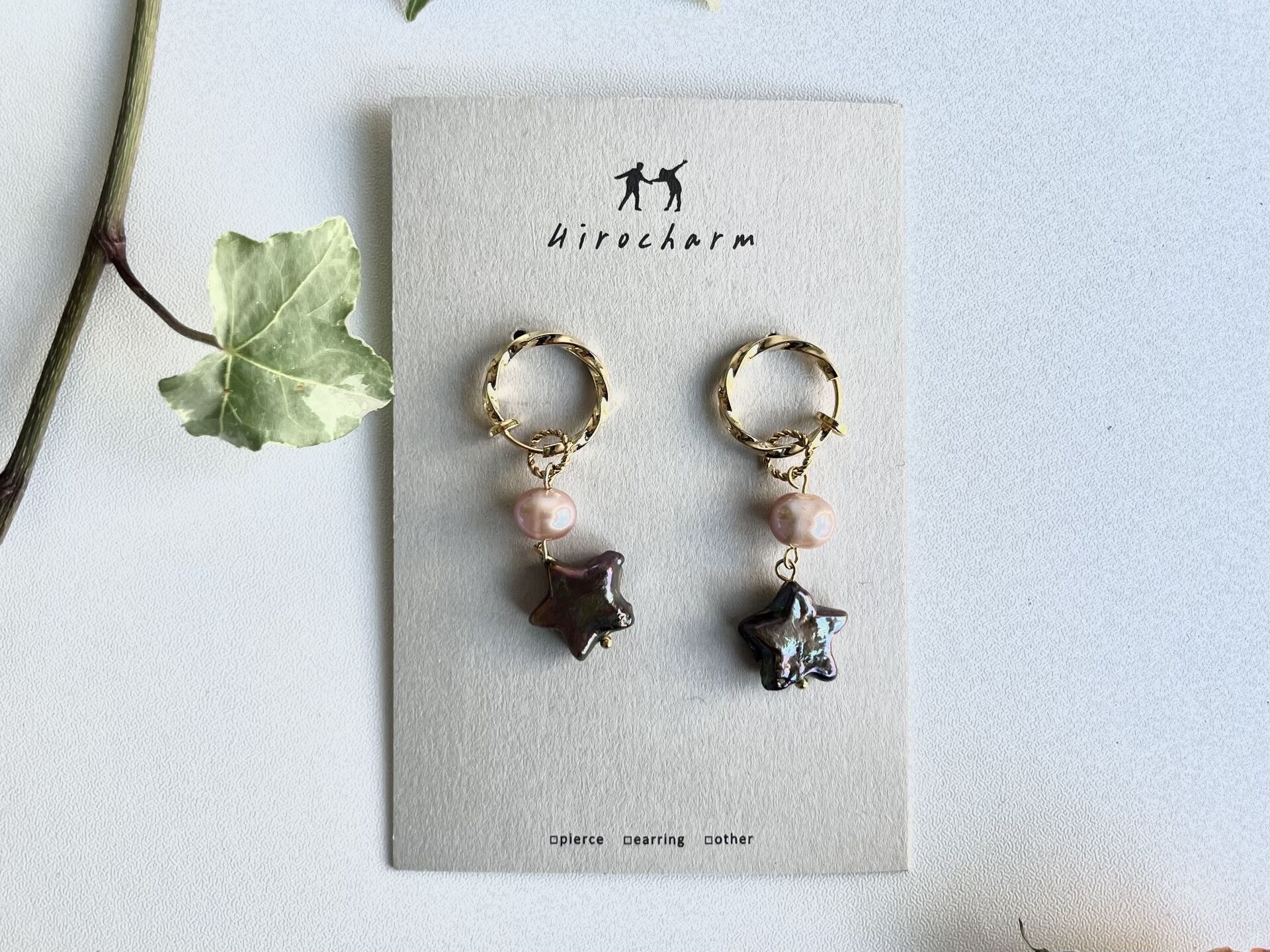 ハンドメイドイヤリングorピアス3300円税込