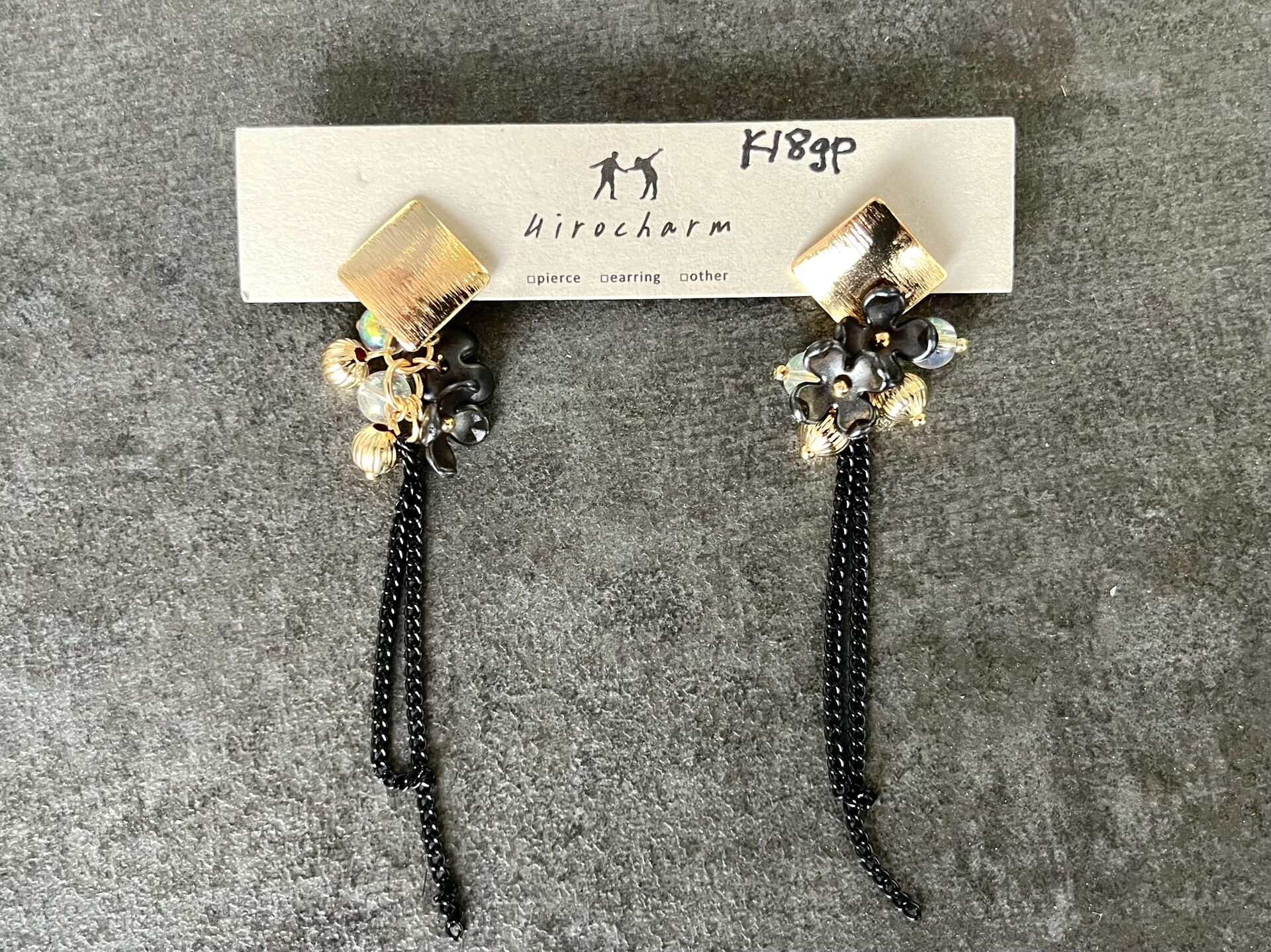 ハンドメイドアクセサリーピアス2200円税込