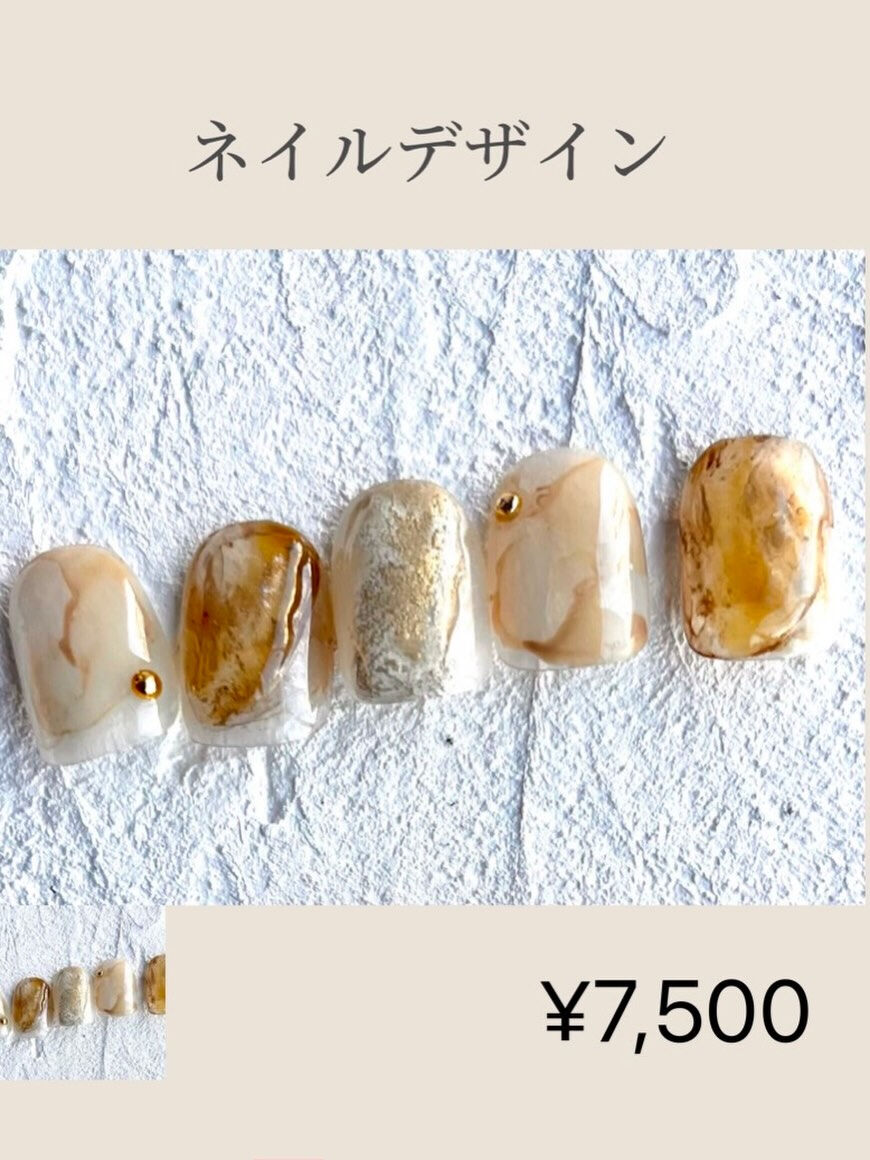 指先に、やさしいニュアンスを🤍大人のデザインネイルチップ